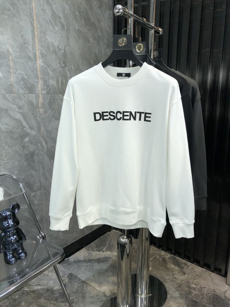 Descente Hoodies